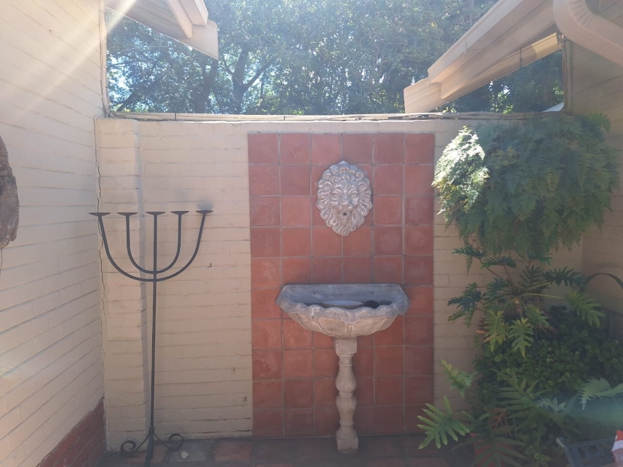 5 Bedroom Property for Sale in Fichardt Park Free State